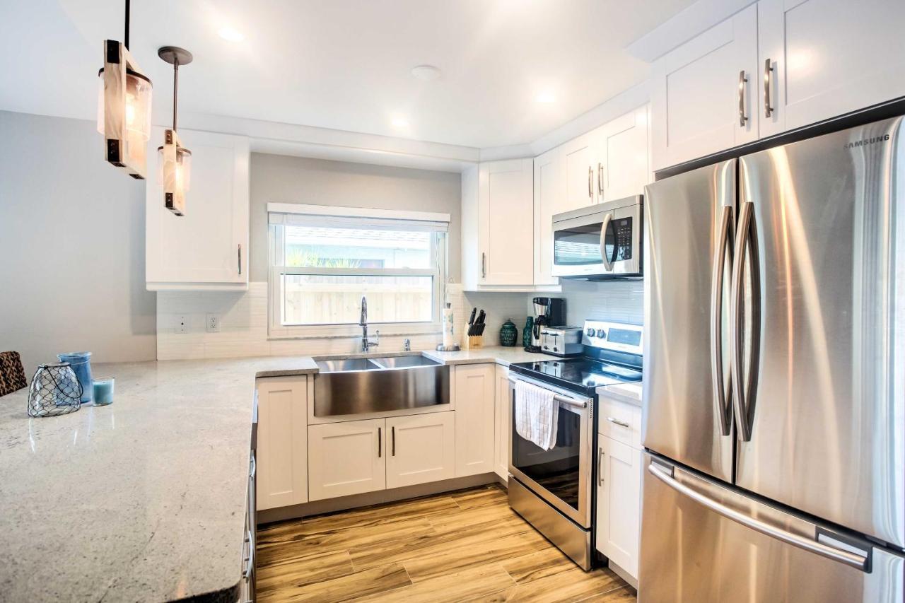 Naples Home With Lanai And Pool Near Vanderbilt Beach! Exteriör bild